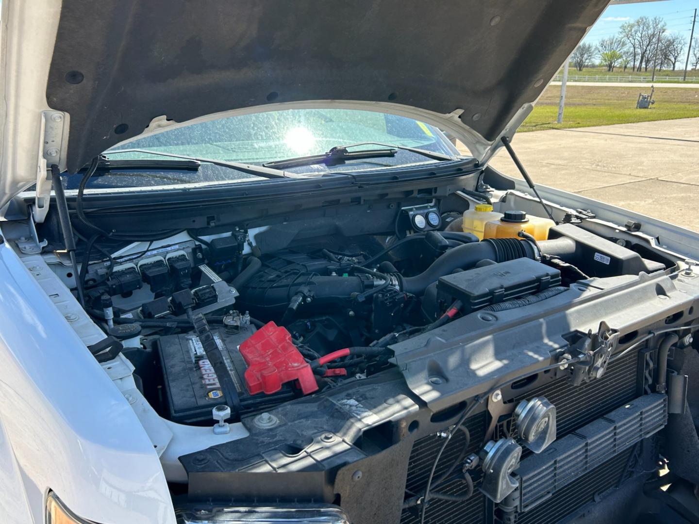 2014 White /Gray Ford F-150 (1FTEX1CMXEK) with an 3.7L V6 DOHC 24V engine, 6-Speed Automatic transmission, located at 17760 Hwy 62, Morris, OK, 74445, (918) 733-4887, 35.609104, -95.877060 - 2014 FORD F-150 XL SUPERCAB 6.5-ft. BED 2WD 3.7L V6 FEATURES KEYLESS REMOTE ENTRY, POWER LOCKS, POWER WINDOWS, AM/FM STEREO, TOUCH SCREEN, AUXILLARY PORT, HANDS-FREE BLUETOOTH CALLING, CRUISE CONTROL, TRACTION CONTROL, MULTI-FUNCTIONING STEERING WHEEL CONTROLS, BACKUP CAMERA. EQUIPPED WITH A BI-FUE - Photo#22